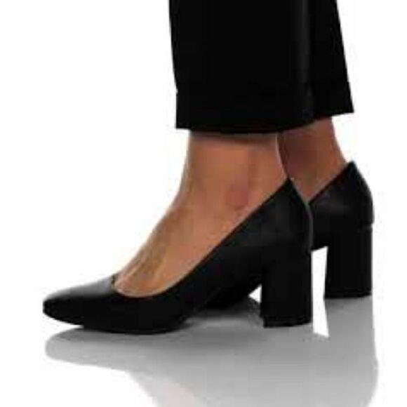 Naturalizer Warner Square Toe Pump (WIDE) size 8 - Picture 4 of 13